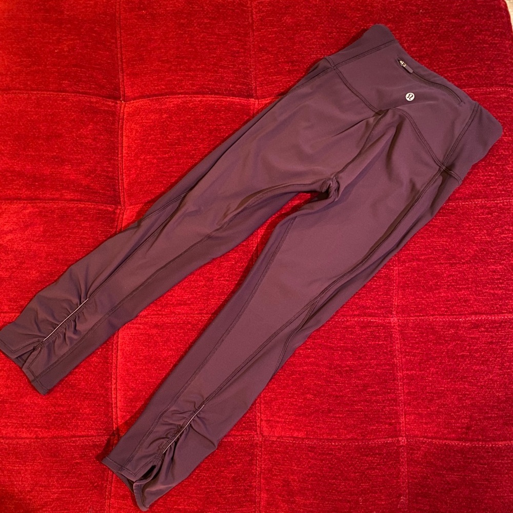 LULULEMON 23” CROP LEGGINGS - Picture 4 of 9